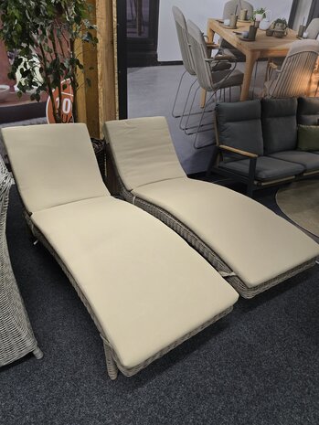 AVH-Collectie Showroommodel Santika ligbed bruin/zand ( 2 stuks) AVH-Collectie Showroommodel Santika ligbed bruin/zand ( 2 stuks)