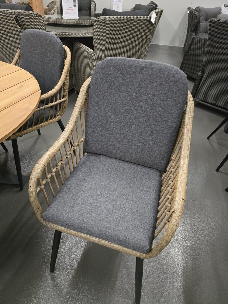 AVH-Collectie Showroommodel Hawai dining tuinstoel bruin ( set van 6 stuks) AVH-Collectie Showroommodel Hawai dining tuinstoel bruin ( set van 6 stuks)