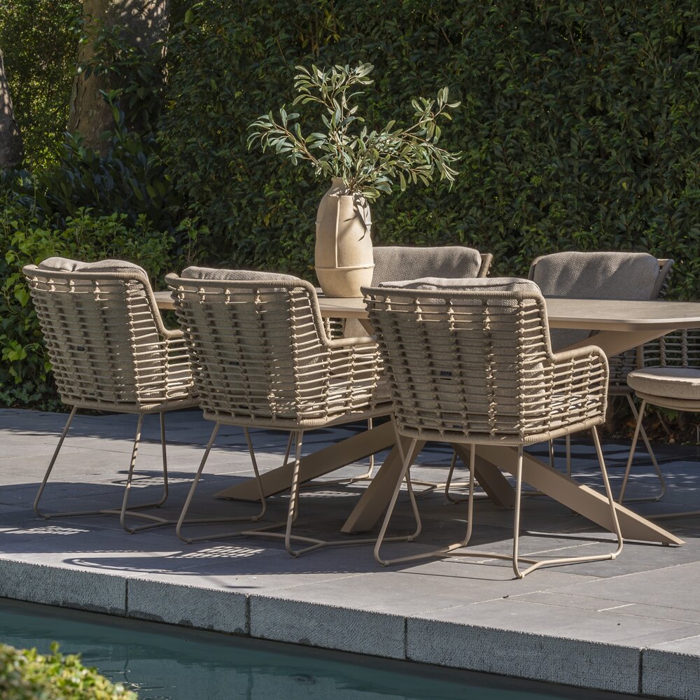 4 Seasons Outdoor Hampton Fabrice dining tuinset 240x105xH75 cm 7 delig mortex latte 4 Seasons Outdoor