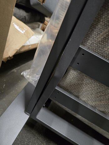 AVH-Collectie Showroommodel Lola 3-zitsbank aluminium antraciet soft grey kussens AVH-Collectie Showroommodel Lola 3-zitsbank aluminium antraciet soft grey kussens