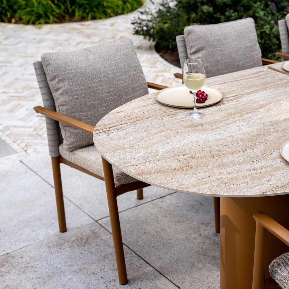 4 Seasons Outdoor Colorado Safina dining tuinset 160xH75 cm rond 7 delig keramiek amber 4 Seasons Outdoor
