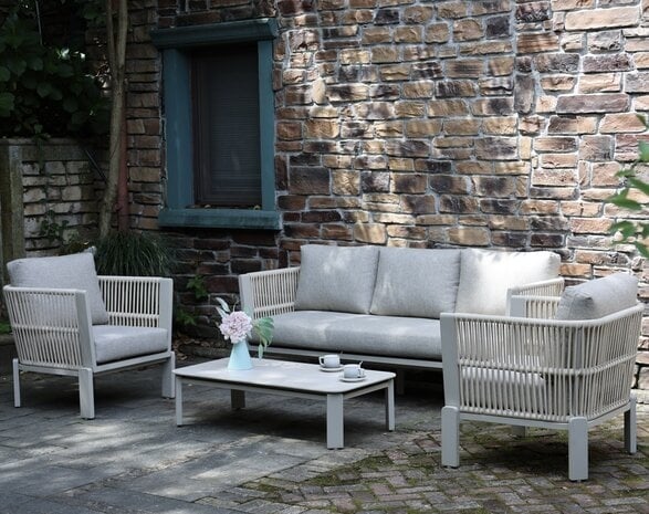 Een tuin die fladderend tot leven komt Een tuin die fladderend tot leven komt