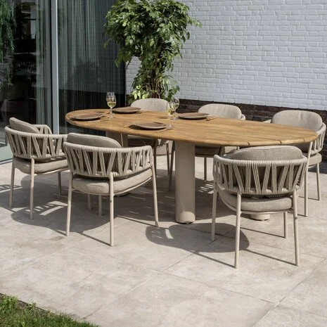 Een tuinpad als ruggengraat van de tuin