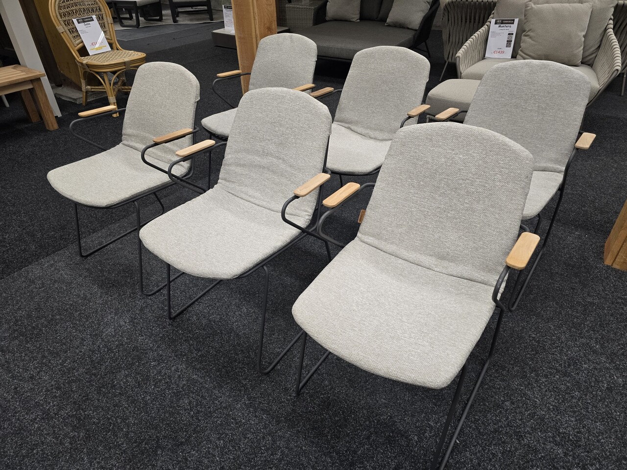 4 Seasons Outdoor Showroommodel Veneto dining tuinstoel stapelbaar rvs antraciet 4 Seasons Outdoor set van 6