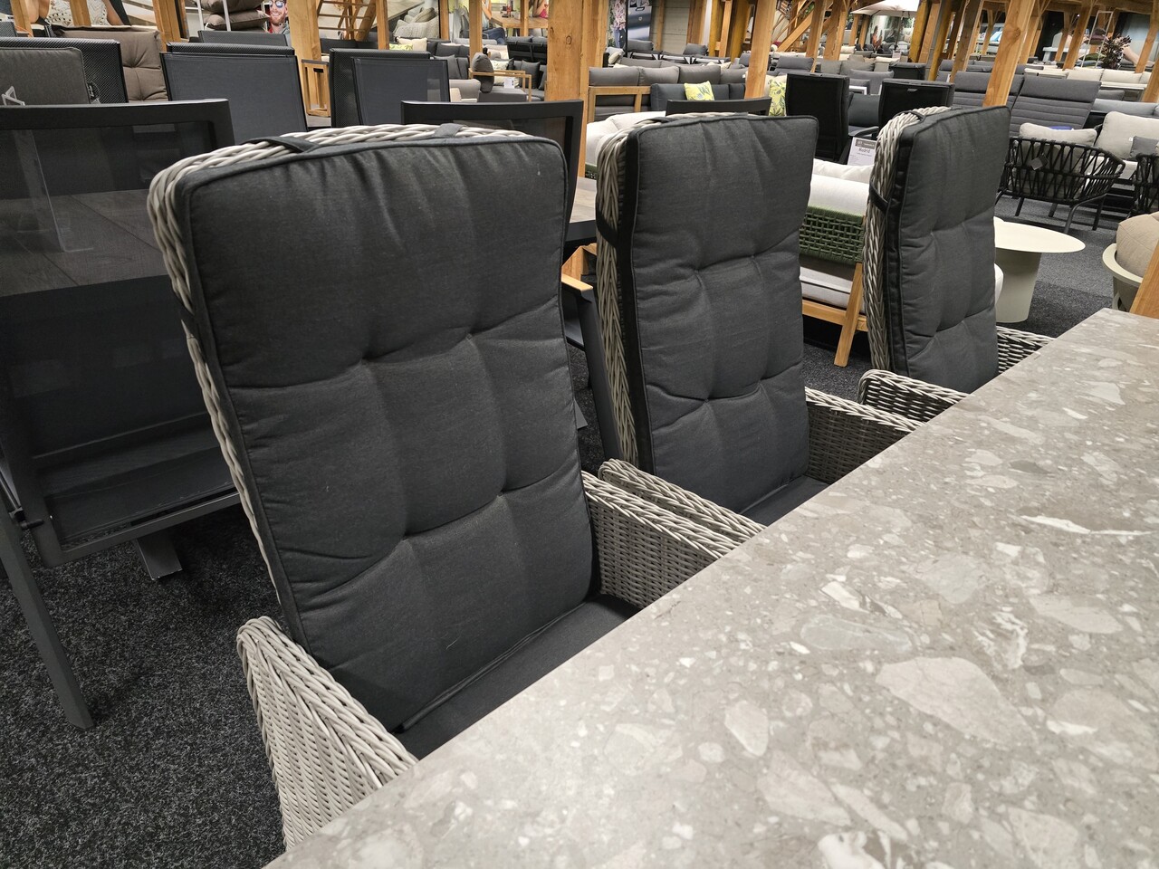 AVH-Collectie Showroommodel Empoli dining tuinstoel verstelbaar wit grijs ( set van 5) AVH-Collectie Showroommodel Empoli dining tuinstoel verstelbaar wit grijs ( set van 5)