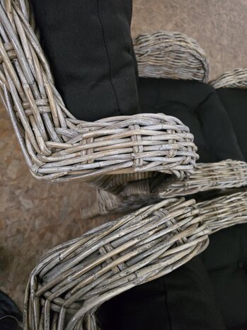 AVH-Collectie Showroommodel Naturel relax lounge balkonset 4-delig naturel rotan zwart AVH-Collectie Showroommodel Naturel relax lounge balkonset 4-delig naturel rotan zwart