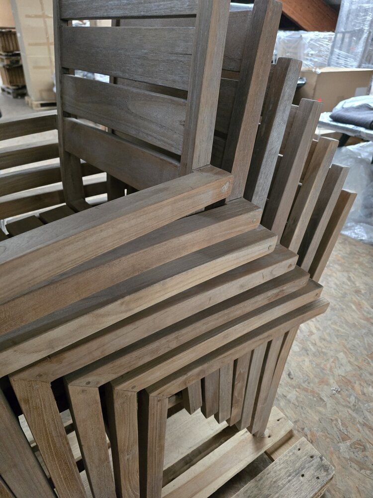 AVH-Collectie Showroommodel Montana dining tuinstoel teak met brede latten ( set van 7 stuks)