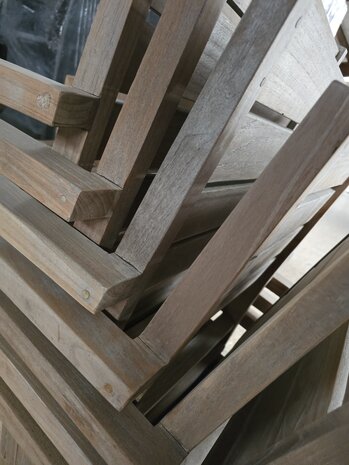 AVH-Collectie Showroommodel Montana dining tuinstoel teak met brede latten ( set van 7 stuks)