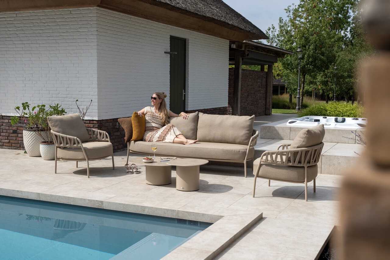 4 Seasons Outdoor Sofie Calma stoel bank loungeset 5 delig keramiek latte Taste 4SO 4 Seasons Outdoor Sofie Calma stoel bank loungeset 5 delig keramiek latte Taste 4SO