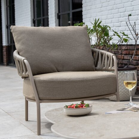 4 Seasons Outdoor Vic Calma stoel bank loungeset 5 delig keramiek latte Taste 4SO 4 Seasons Outdoor Vic Calma stoel bank loungeset 5 delig keramiek latte Taste 4SO