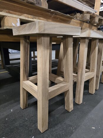 AVH-Collectie Showroommodel Boomstam bar kruk 40x40xH114 cm ( set van 4)