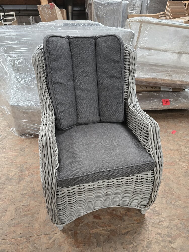 AVH-Collectie Showroommodel 1 x Darwin robuust dining tuinstoel 8 mm licht grijs