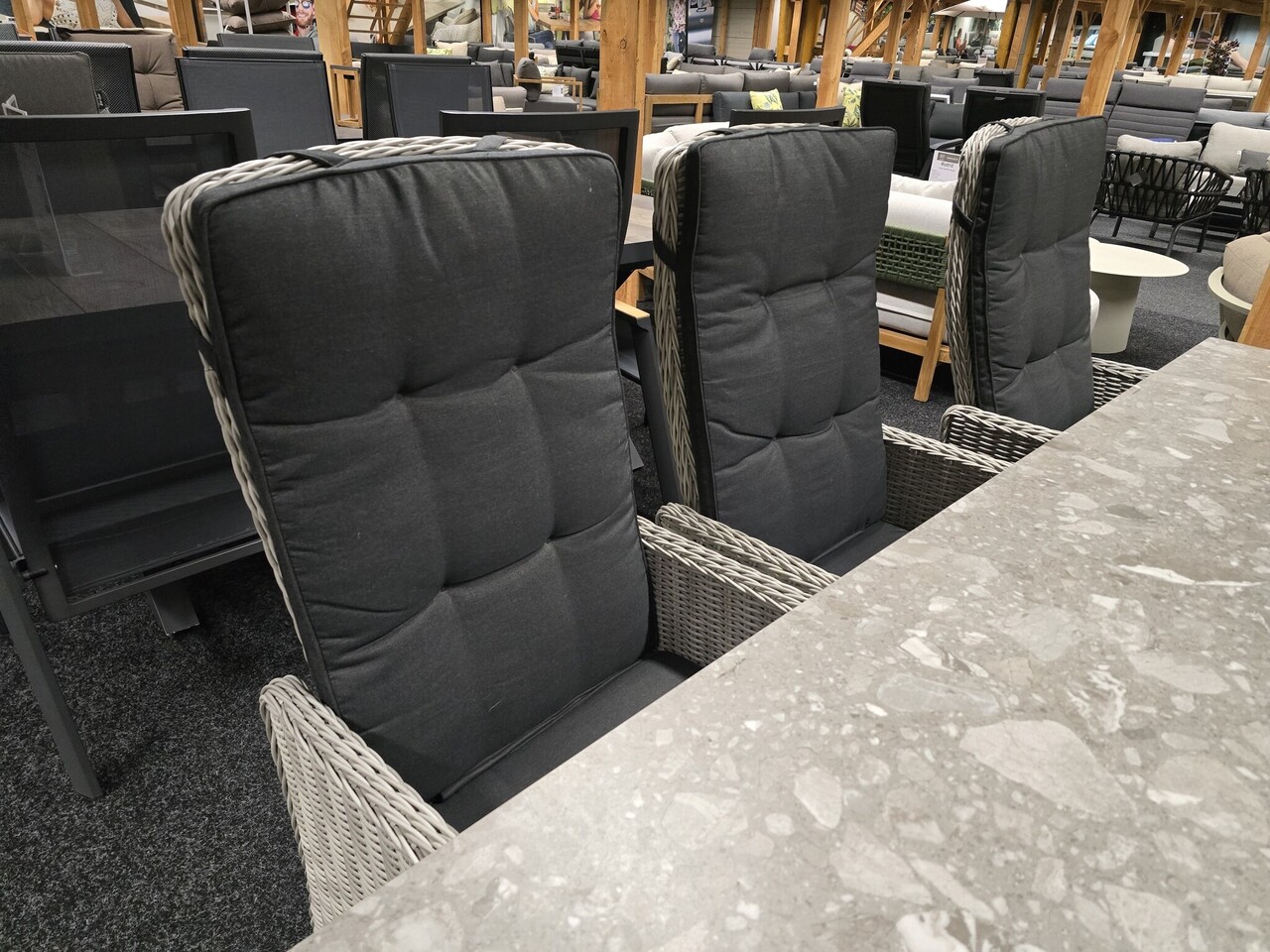 AVH-Collectie Showroommodel Empoli dining tuinstoel verstelbaar wit grijs ( set van 3) AVH-Collectie Showroommodel Empoli dining tuinstoel verstelbaar wit grijs ( set van 3)