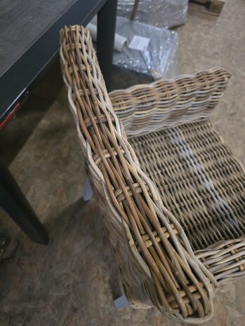 AVH-Collectie Showroommodel Reyhan dining tuinstoel naturel rotan ( set van 2) AVH-Collectie Showroommodel Reyhan dining tuinstoel naturel rotan ( set van 2)