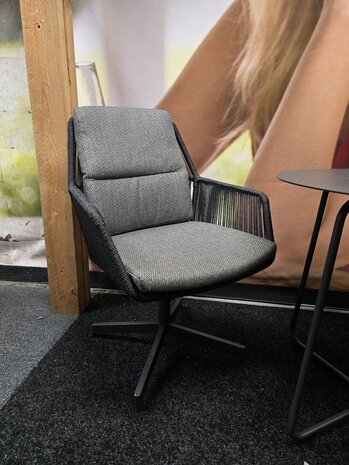 4 Seasons Outdoor Showroommodel Primavera Dali bistro balkonset 73xH72 cm rond antraciet 4-Seasons Outdoor 3-delig