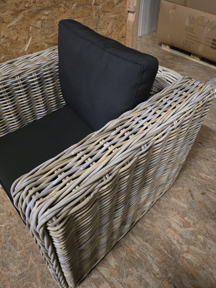 AVH-Collectie Showroommodel Nissah lounge tuinstoel naturel rotan - olefin black - urecel foam