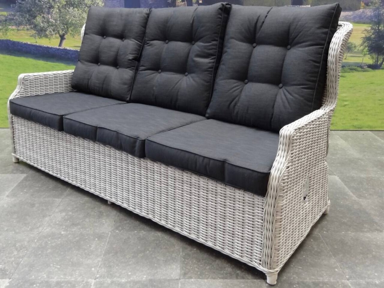 AVH-Collectie Showroommodel Ibiza XL stoel-bank loungeset 4-delig verstelbaar wit-grijs AVH-Collectie Showroommodel Ibiza XL stoel-bank loungeset 4-delig verstelbaar wit-grijs