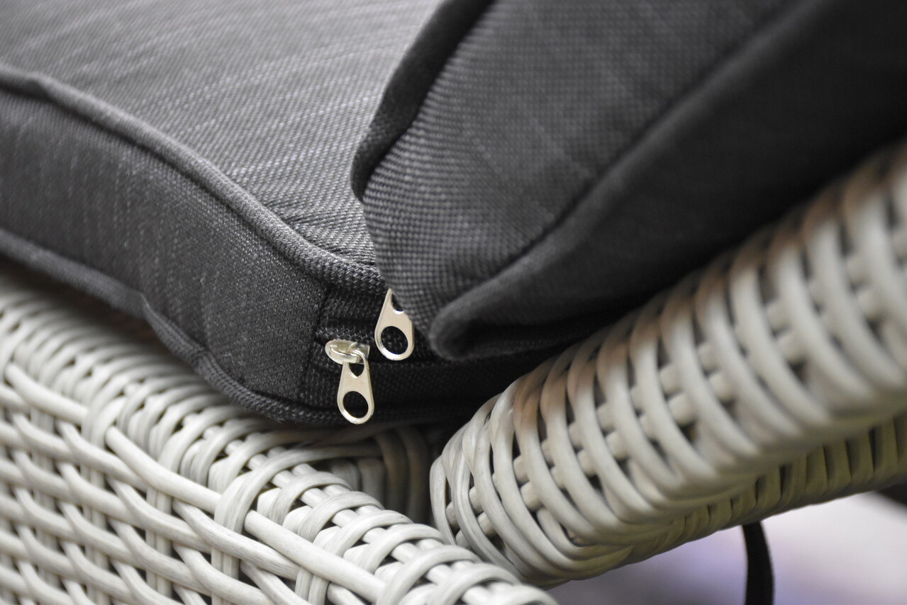 AVH-Collectie Showroommodel Thermen ligbed 189x65xH31 cm  wit grijs