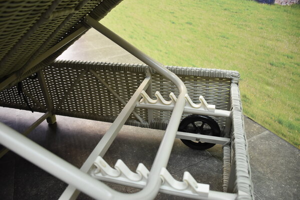 AVH-Collectie Showroommodel Thermen ligbed 189x65xH31 cm  wit grijs