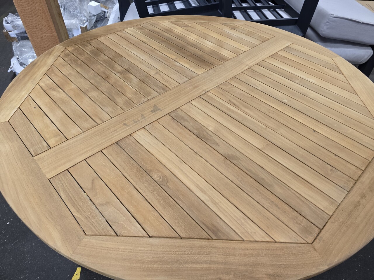 AVH-Collectie Showroommodel Legand dining tuintafel 140 cm rond teak