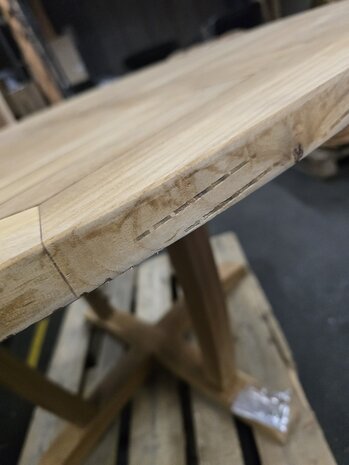 AVH-Collectie Showroommodel Legand dining tuintafel 140 cm rond teak