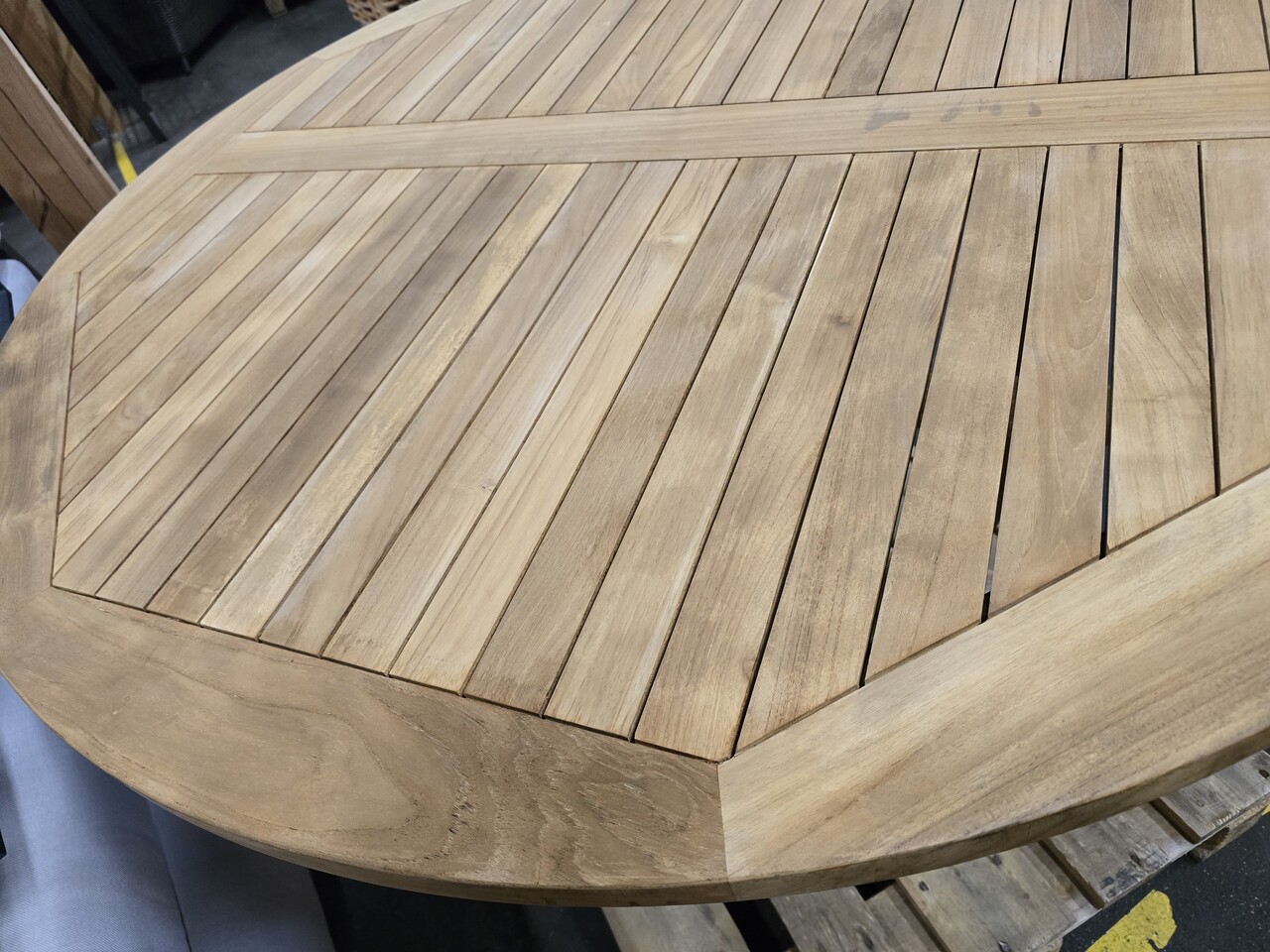 AVH-Collectie Showroommodel Legand dining tuintafel 140 cm rond teak