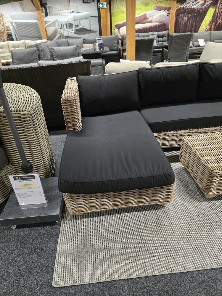 AVH-Collectie Showroommodel Toronto chaise longue loungeset rechts 3-delig naturel rotan AVH-Collectie Showroommodel Toronto chaise longue loungeset rechts 3-delig naturel rotan