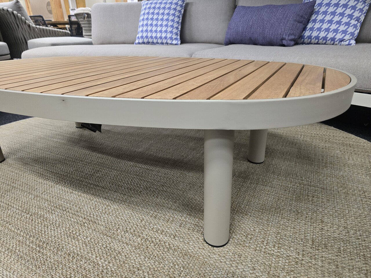 AVH-Collectie Showroommodel Castello organische stoel bank loungeset 5 delig latte zand aluminium AVH-Collectie Showroommodel Castello organische stoel bank loungeset 5 delig latte zand aluminium