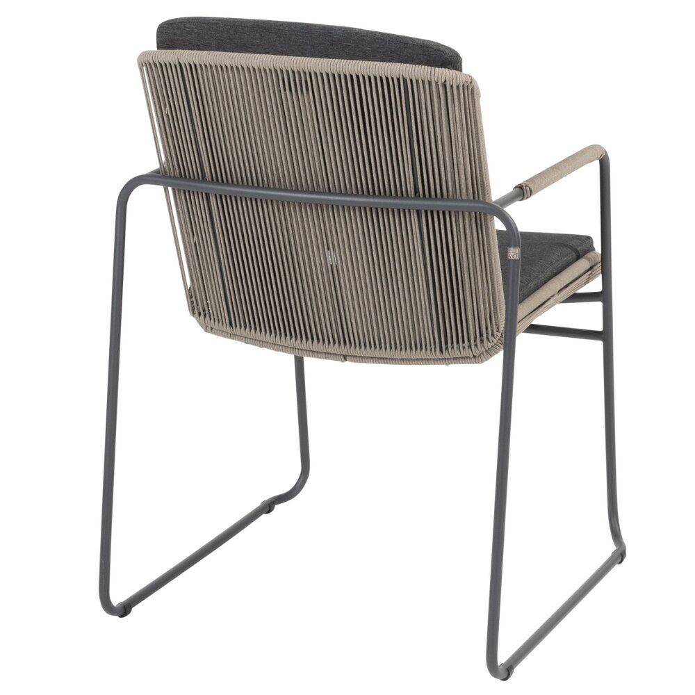 4 Seasons Outdoor Showroommodel 4 x Parma tuinstoel stapelbaar antraciet taupe Taste 4SO 4 Seasons Outdoor Showroommodel 4 x Parma tuinstoel stapelbaar antraciet taupe Taste 4SO