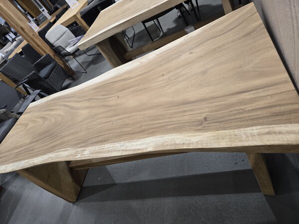 AVH-Collectie Showroommodel Boomstamtafel 200x70-80xH77,5 cm - bladdikte 6 cm
