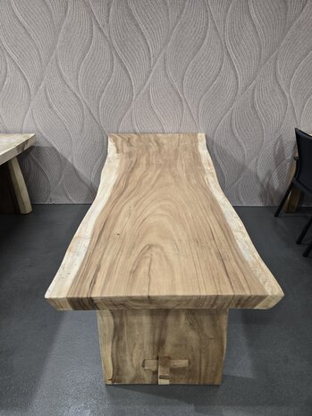 AVH-Collectie Showroommodel Boomstamtafel 200x70-80xH77,5 cm - bladdikte 6 cm