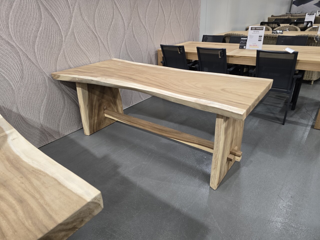 AVH-Collectie Showroommodel Boomstamtafel 200x70-80xH77,5 cm - bladdikte 6 cm