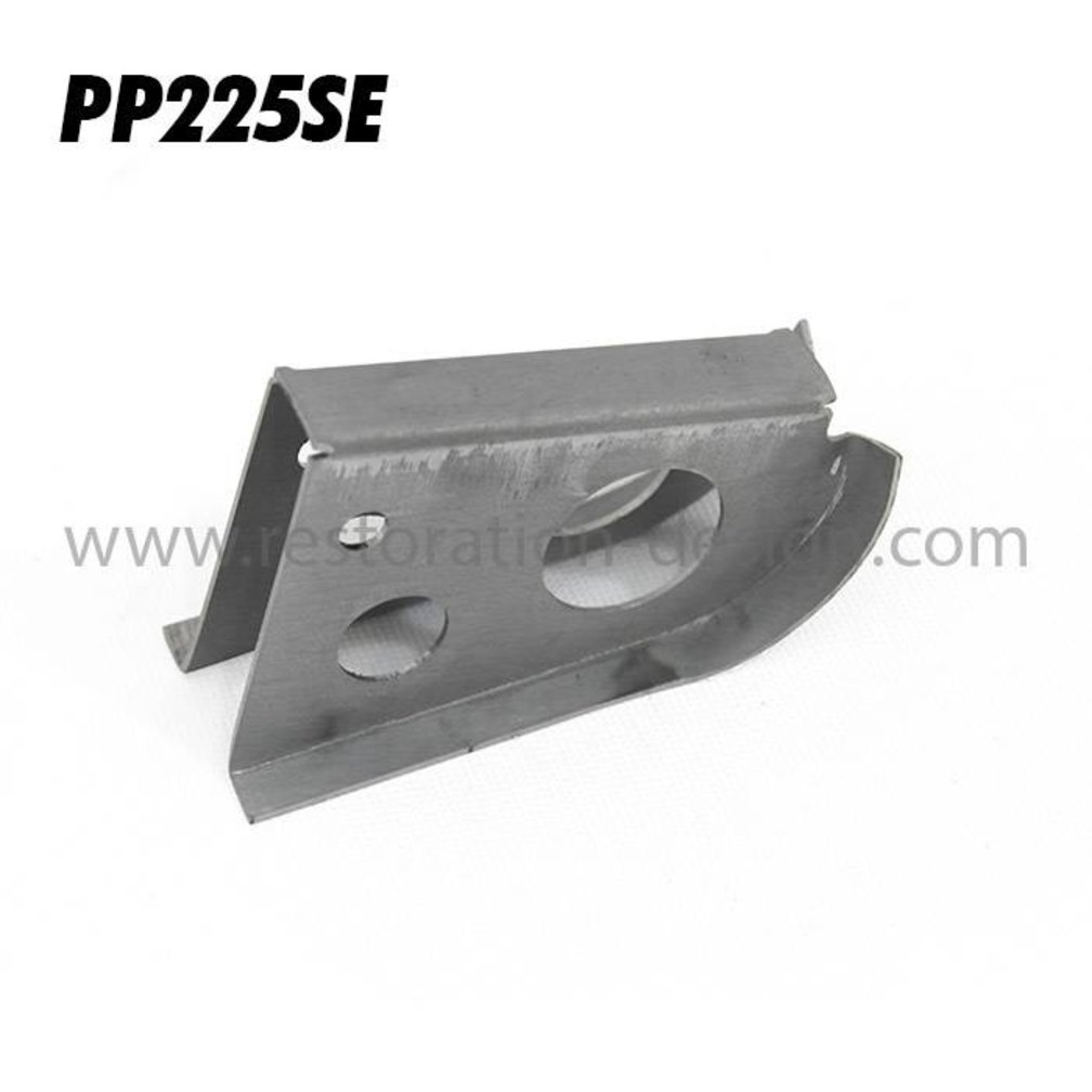 Rear decklid strut Bracket (1965-71) | 90150303126