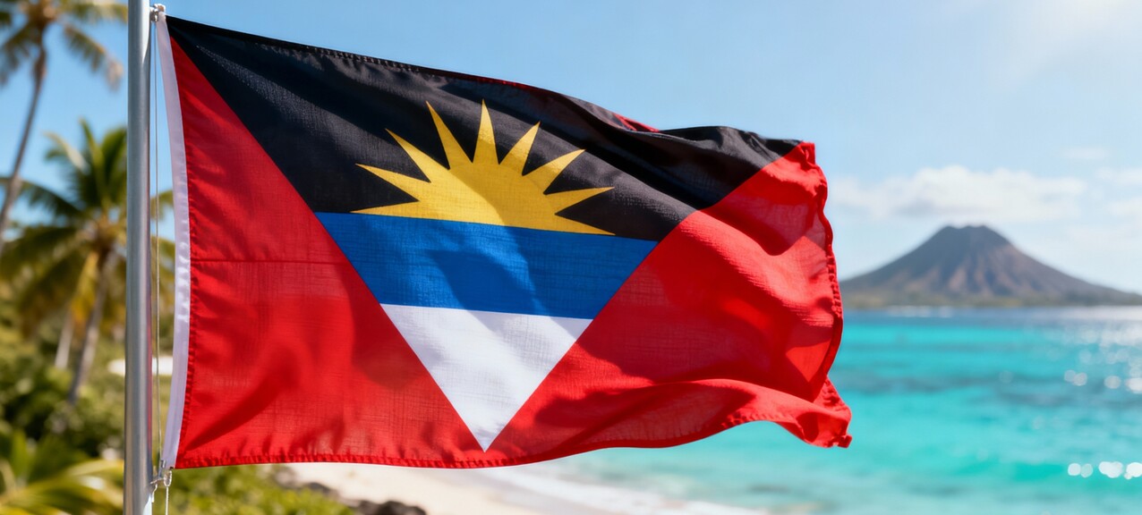 De vlag van Antigua en Barbuda