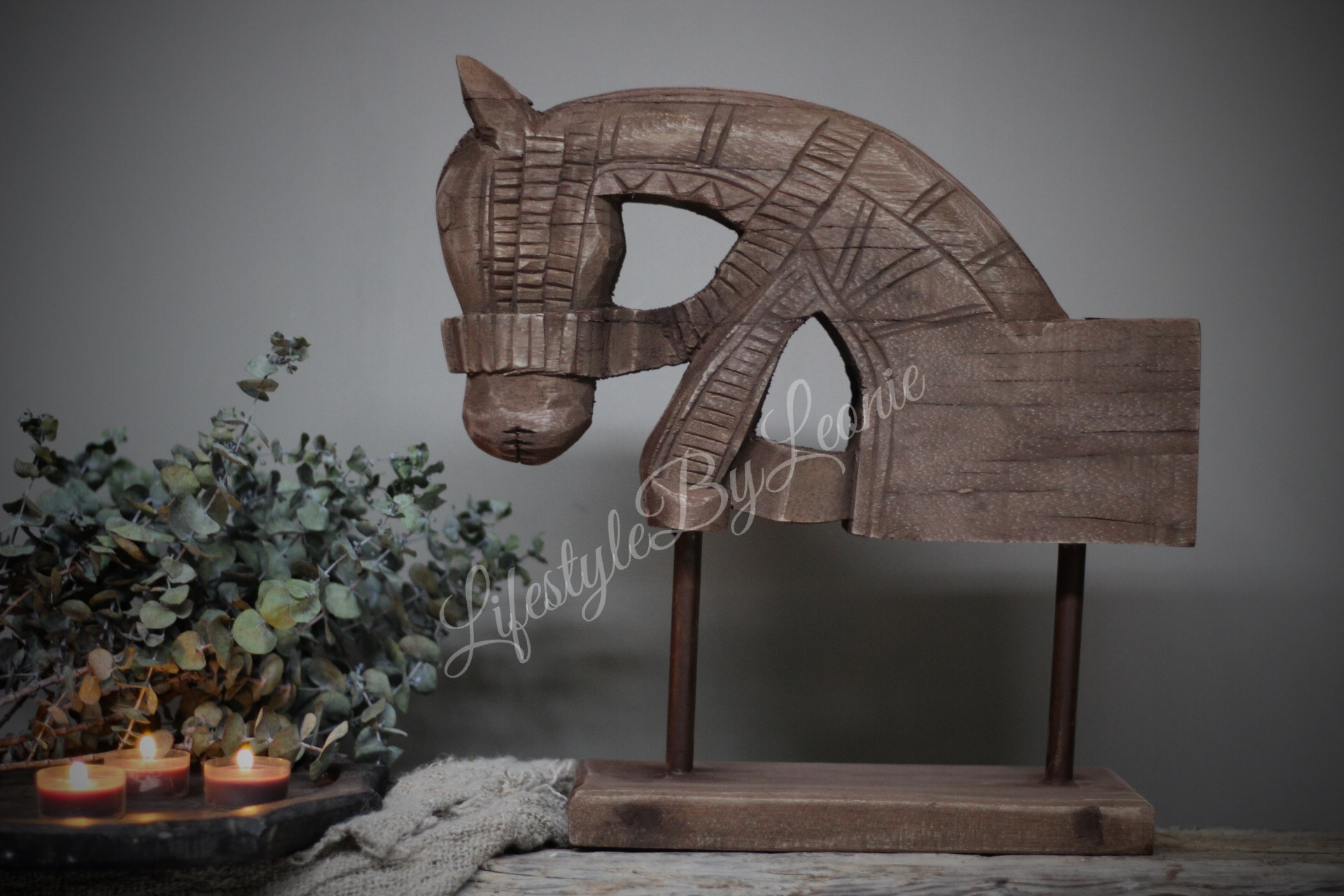 Houten paardenhoofd op standaard 36 cm Lifestyle By Leonie