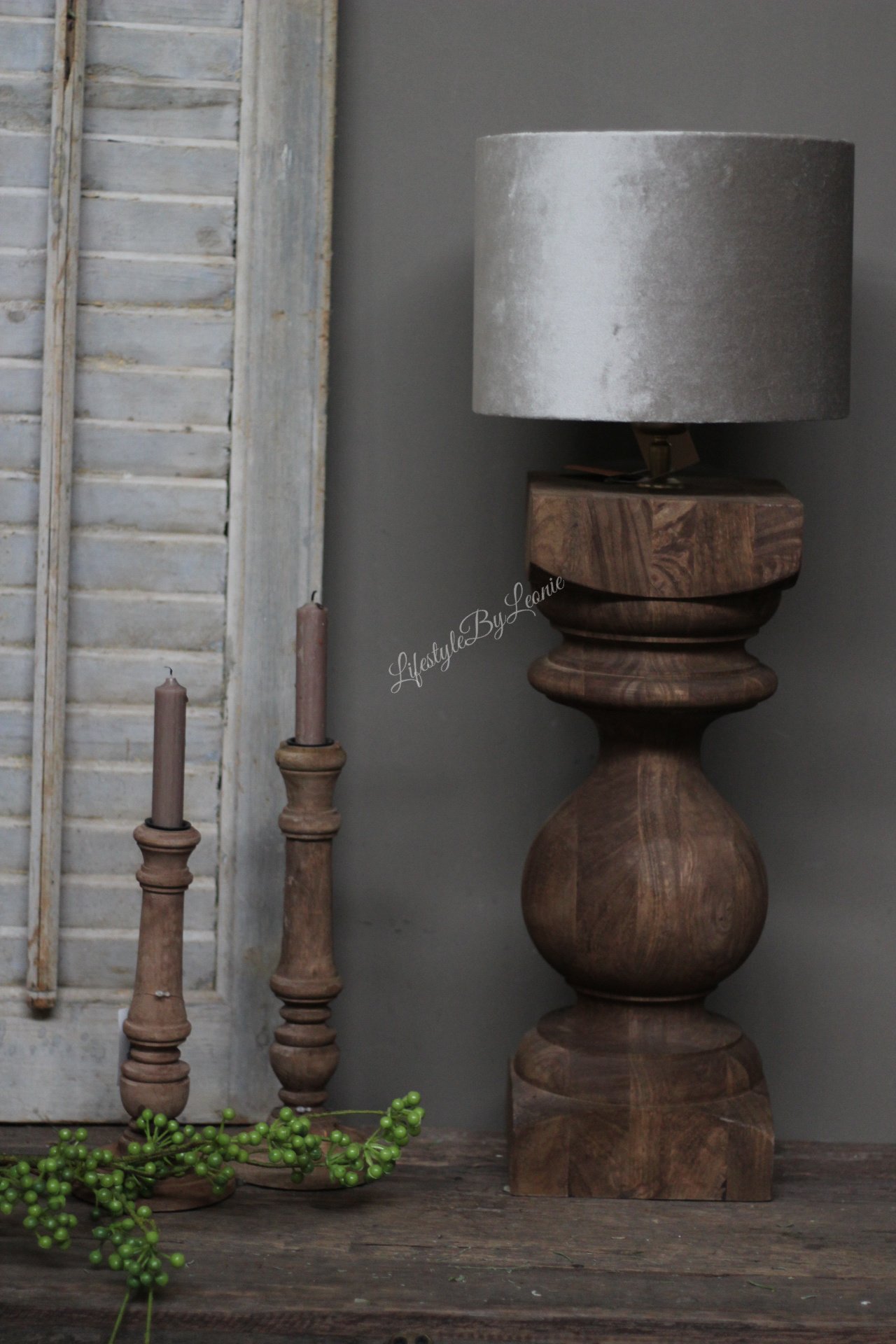 Faeröer Betsy Trotwood Veeg Dikke houten baluster lampvoet Naturel 59 cm - Lifestyle By Leonie