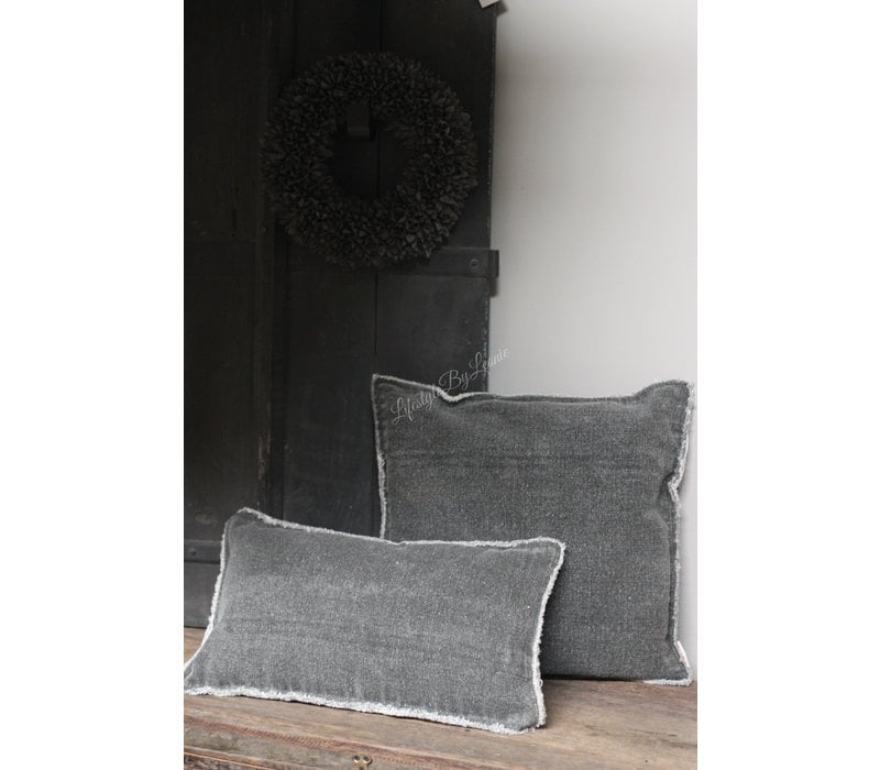 Kussen stonewashed dark grey 45 x 45 cm