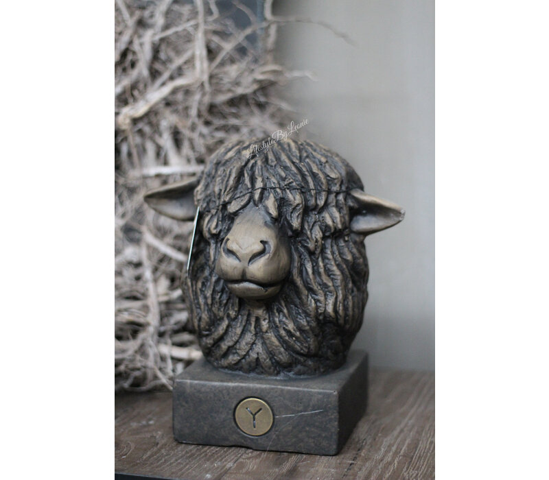 Brynxz stenen Sheep head statue 23 cm