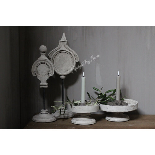PMR ornament op voet Dirty white 44 cm 