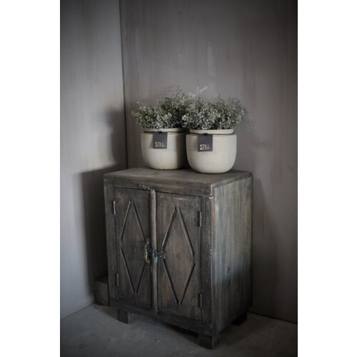 Uniek oud kastje India Be-uniq 60 x 47 x 32 cm 