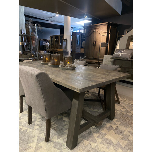 Massief houten eettafel A poot Yara 