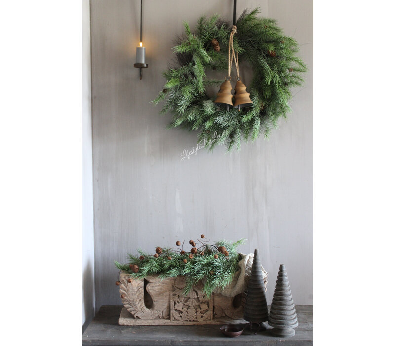 Namaak cedar krans met dennenappeltjes 75 cm