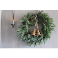 Namaak cedar krans met dennenappeltjes 75 cm