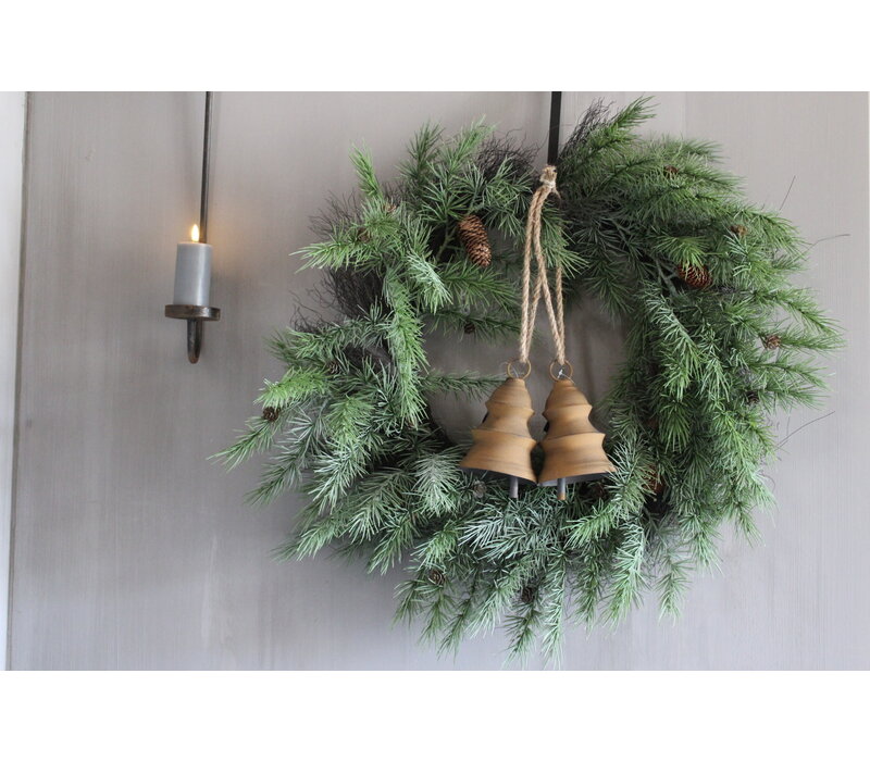 Namaak cedar krans met dennenappeltjes 75 cm