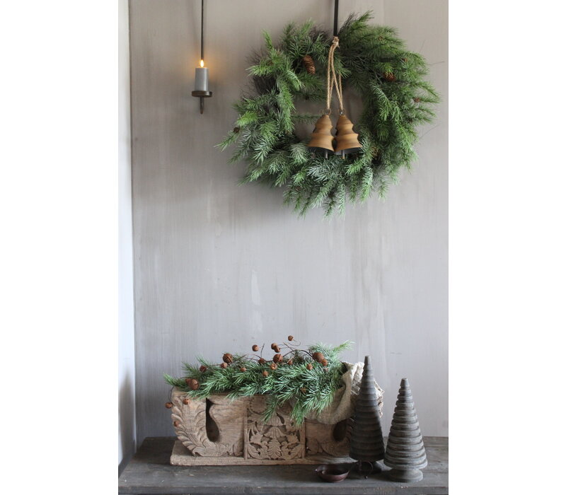 Namaak cedar krans met dennenappeltjes 75 cm