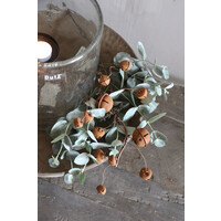 Roestige kerstbellen aan tak 50 cm