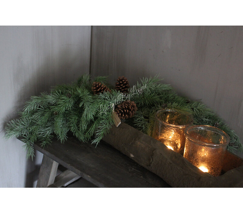 Grote liggende namaak toef cedar met dennenappels 130 cm