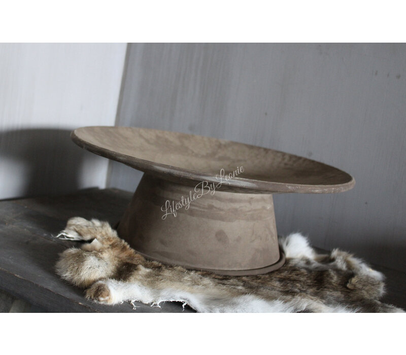 Roestig plateau op voet 42 x 15 cm