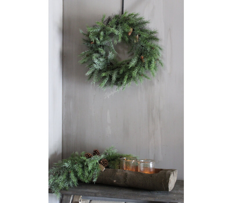 Namaak cedar krans met dennenappeltjes 75 cm