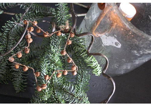 Roestige ster met belletjes 15 cm